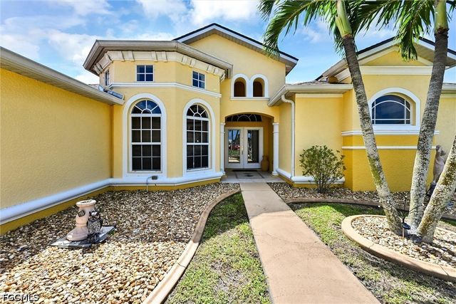 311 SW 32nd PL, Cape Coral, FL 33991