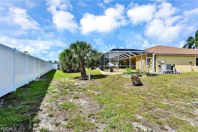 311 SW 32nd PL, Cape Coral, FL 33991