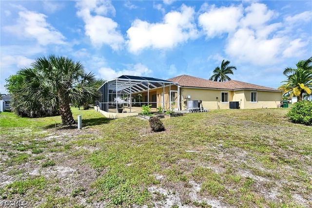 311 SW 32nd PL, Cape Coral, FL 33991