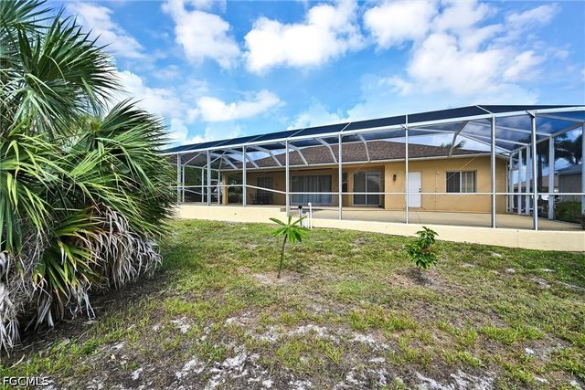 311 SW 32nd PL, Cape Coral, FL 33991