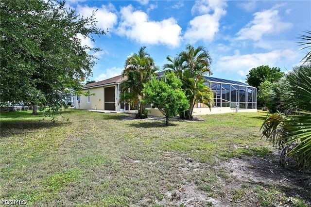 311 SW 32nd PL, Cape Coral, FL 33991
