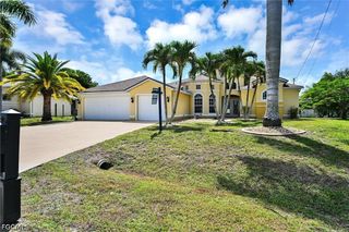 311 SW 32nd PL, Cape Coral, FL 33991