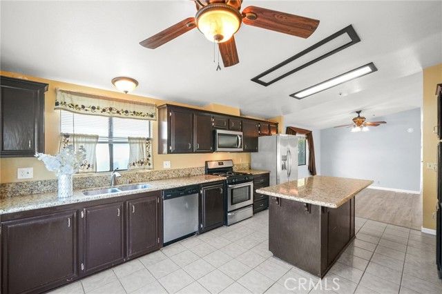 13691 Gavina Avenue 585, Sylmar (los Angeles), CA 91342