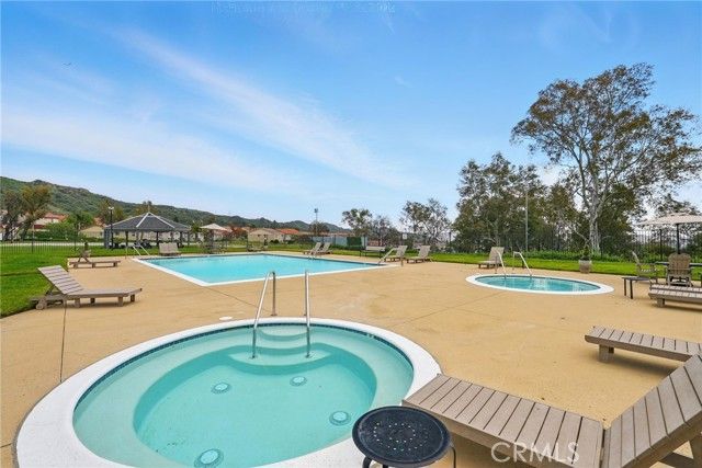 13691 Gavina Avenue 585, Sylmar (los Angeles), CA 91342