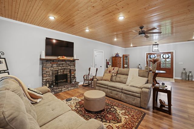 2095 Linwood Rd, Watertown, TN 37184