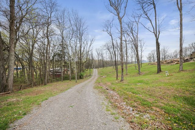 2095 Linwood Rd, Watertown, TN 37184