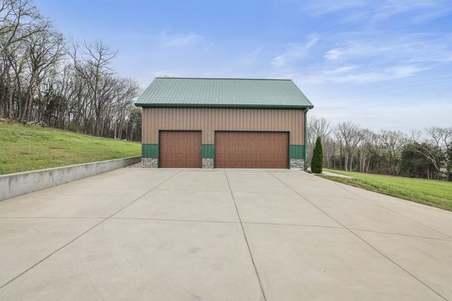 2095 Linwood Rd, Watertown, TN 37184
