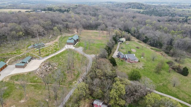 2095 Linwood Rd, Watertown, TN 37184