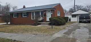 20445 Kenmore Avenue, Harper Woods, MI 48225