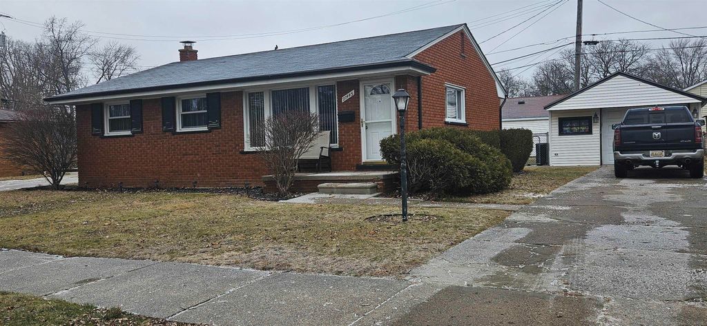 20445 Kenmore Avenue, Harper Woods, MI 48225