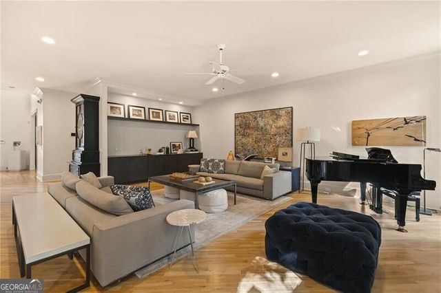 220 Powers Cove NW, Atlanta, GA 30327