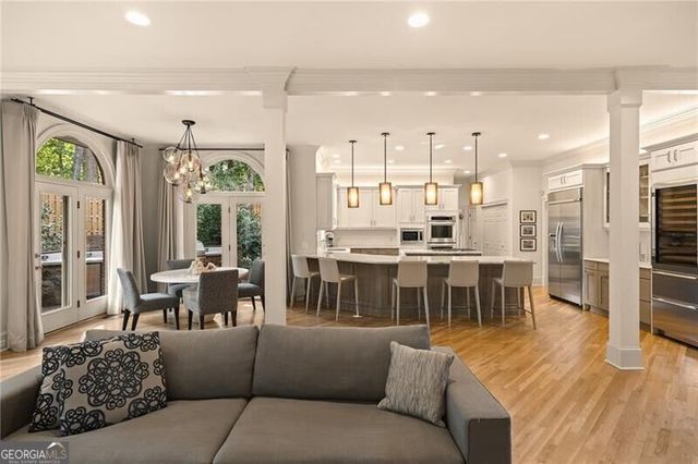 220 Powers Cove NW, Atlanta, GA 30327