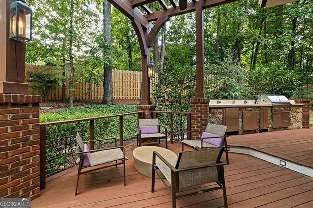 220 Powers Cove NW, Atlanta, GA 30327