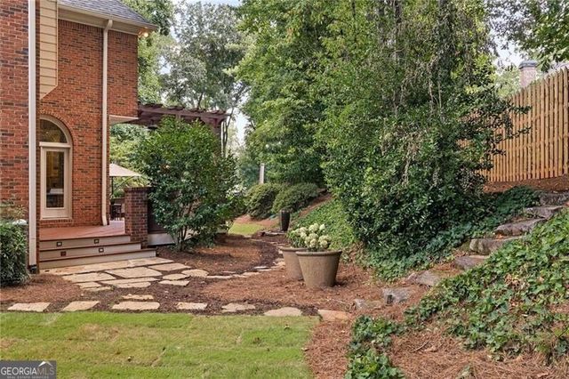 220 Powers Cove NW, Atlanta, GA 30327
