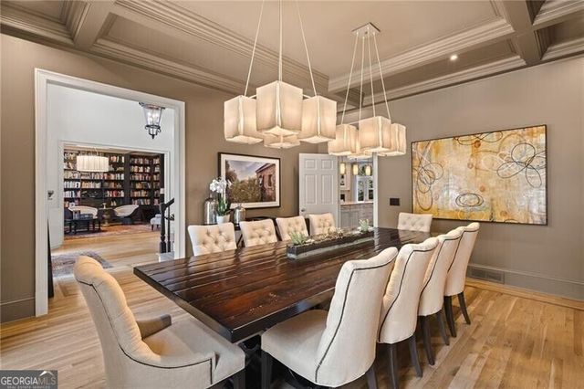 220 Powers Cove NW, Atlanta, GA 30327