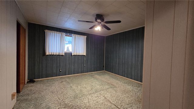 225 McKinley Avenue, East Vandergrift, PA 15629