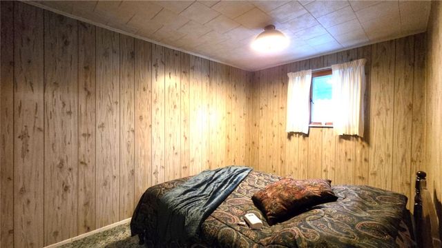 225 McKinley Avenue, East Vandergrift, PA 15629