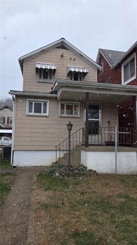 225 McKinley Avenue, East Vandergrift, PA 15629