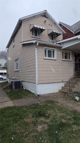 225 McKinley Avenue, East Vandergrift, PA 15629