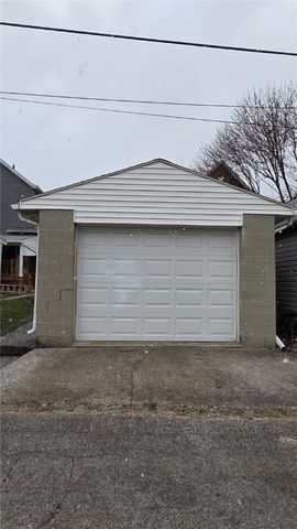 225 McKinley Avenue, East Vandergrift, PA 15629