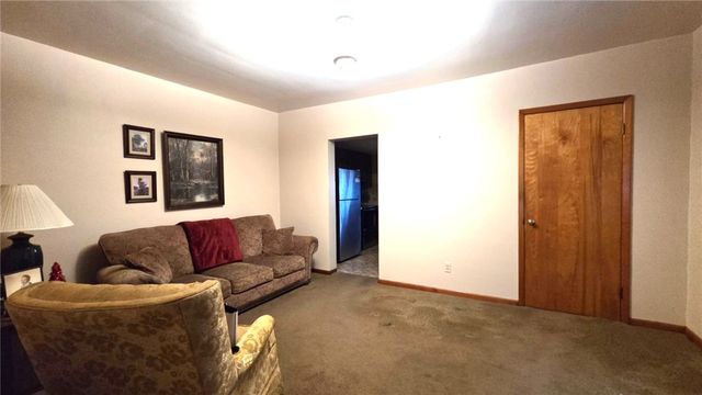 225 McKinley Avenue, East Vandergrift, PA 15629