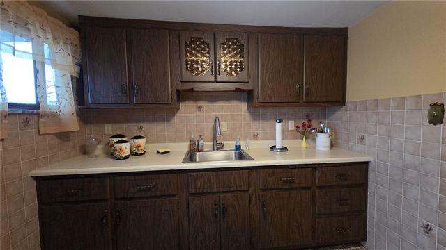 225 McKinley Avenue, East Vandergrift, PA 15629