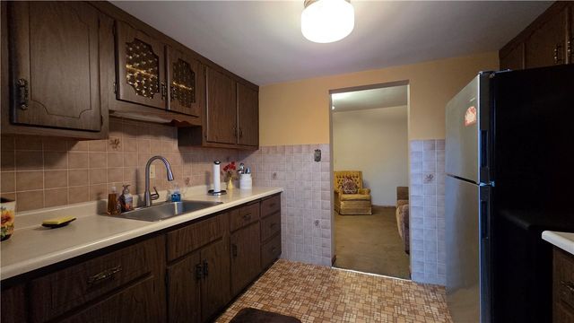 225 McKinley Avenue, East Vandergrift, PA 15629