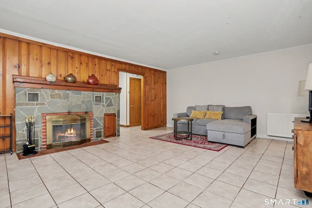 33 Pamlynn Road, Stamford, CT 06905