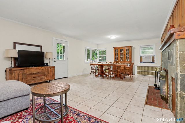 33 Pamlynn Road, Stamford, CT 06905