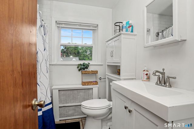 33 Pamlynn Road, Stamford, CT 06905