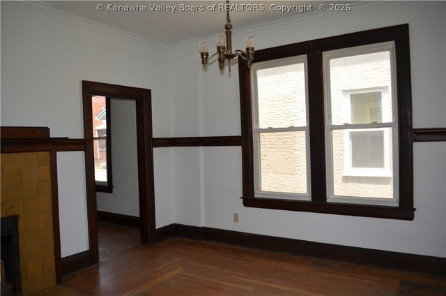 18 Delaware Avenue, Charleston, WV 25302