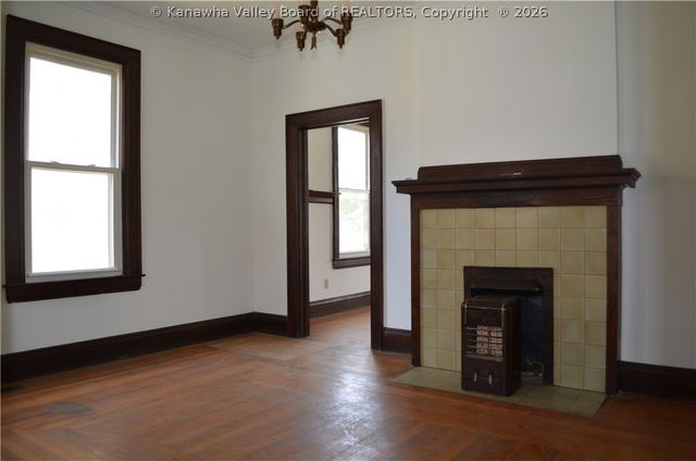 18 Delaware Avenue, Charleston, WV 25302