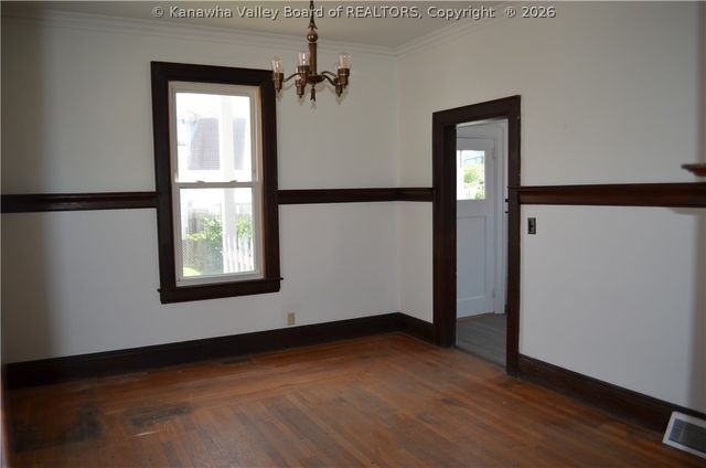 18 Delaware Avenue, Charleston, WV 25302