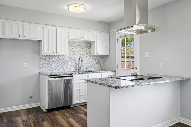 625 Little Lane, Mansfield, TX 76063