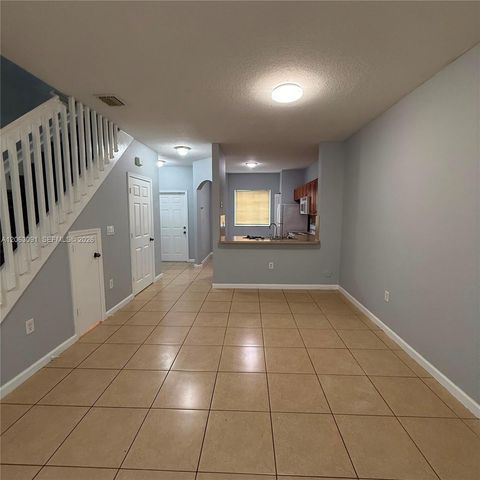 8811 S ISLES CR 8811, Tamarac, FL 33321