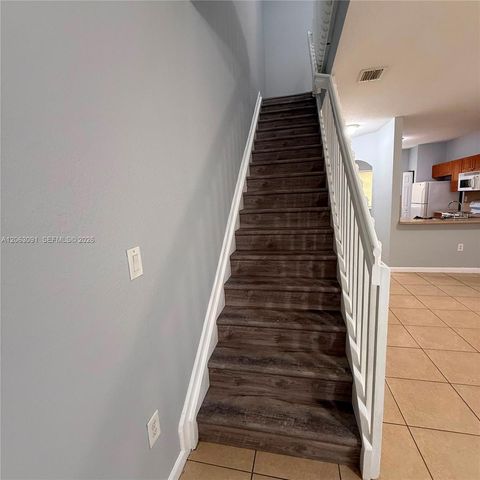 8811 S ISLES CR 8811, Tamarac, FL 33321