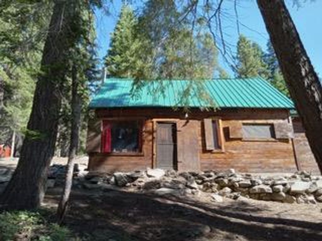 Image 1 of property listing at 0 Hlk135-Cabin @ Heart Meadow, Sequoia National Prk, CA 93262