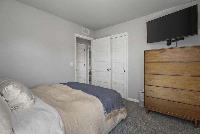 230 Breezy Grass Way, Madison, WI 53718