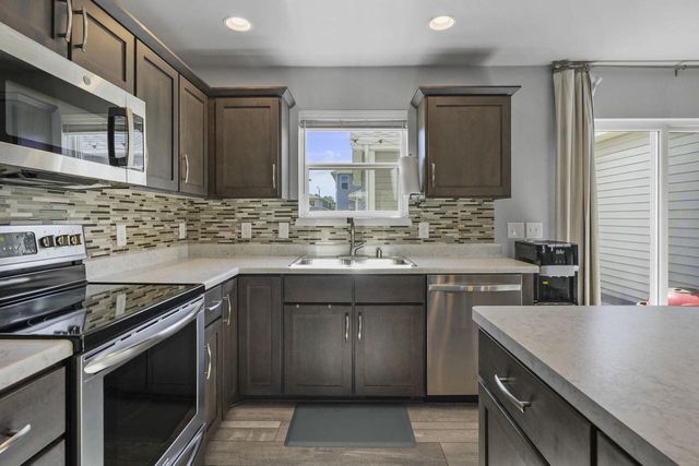 230 Breezy Grass Way, Madison, WI 53718