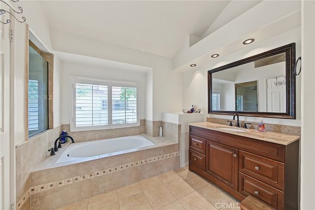25951 Stafford Canyon Road B, Stevenson Ranch, CA 91381