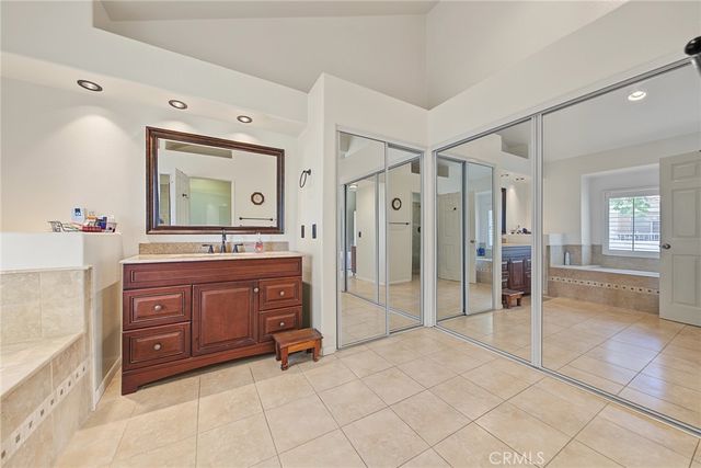 25951 Stafford Canyon Road B, Stevenson Ranch, CA 91381