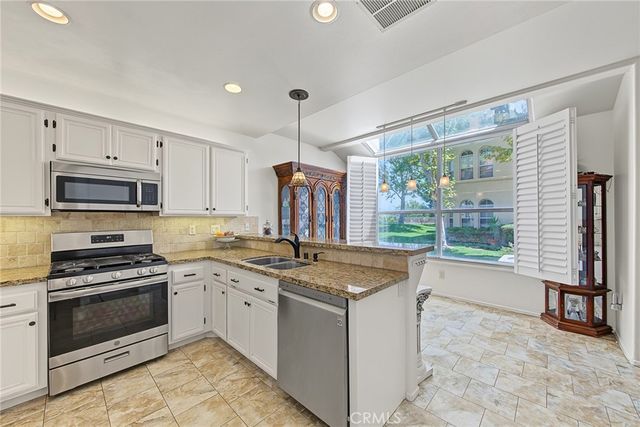 25951 Stafford Canyon Road B, Stevenson Ranch, CA 91381