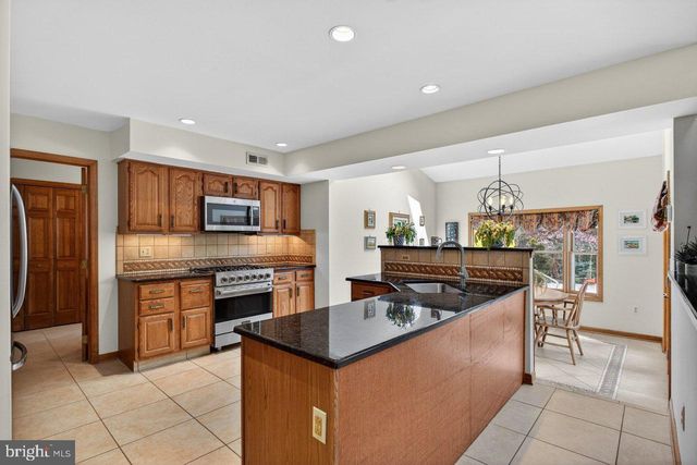 13 BROOKSIDE COURT, Cranbury, NJ 08512