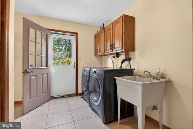 13 BROOKSIDE COURT, Cranbury, NJ 08512