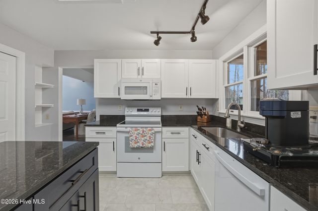 153 N Point Boulevard, Moyock, NC 27958