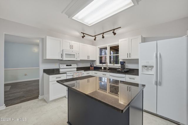 153 N Point Boulevard, Moyock, NC 27958