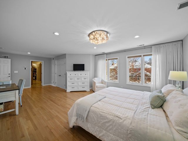 1437 Sunset Ridge Road, Glenview, IL 60025