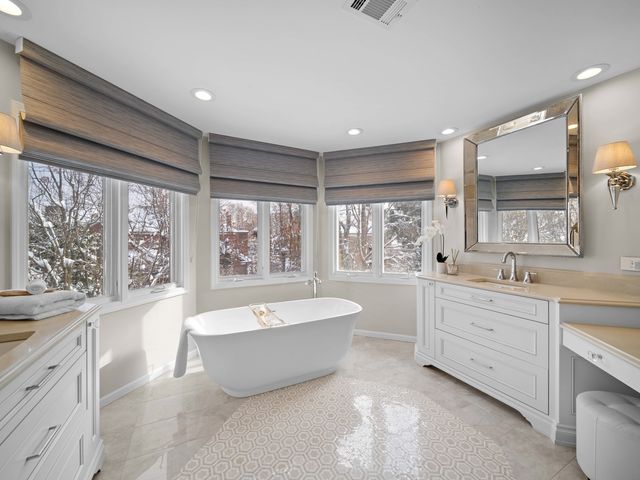 1437 Sunset Ridge Road, Glenview, IL 60025