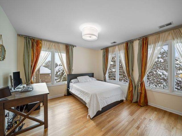 1437 Sunset Ridge Road, Glenview, IL 60025