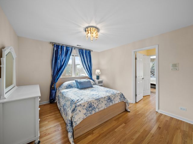 1437 Sunset Ridge Road, Glenview, IL 60025